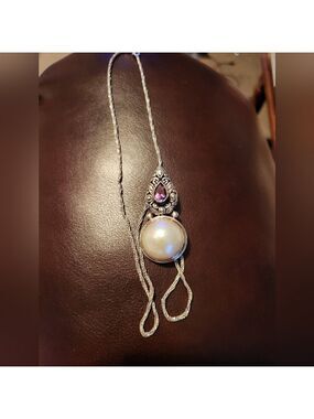 Mabe Pearl & Amethyst pendent in 925 Sterling Filigree setting w/ chain